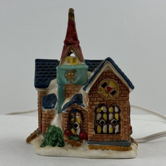 Vintage Ceramic Light-Up Christmas Village Church Chapel Wreath Snow Small 5" - Picture 14 of 14